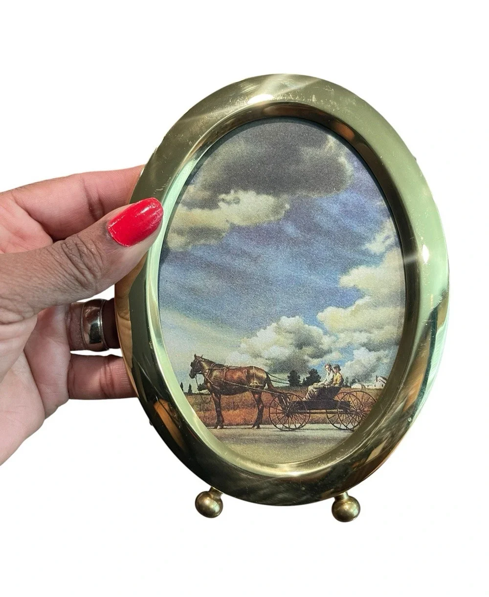 Vintage Gold Metal Oval Picture Frame 3.5 x 5 Photo Minimalist 90s Modern Sleek